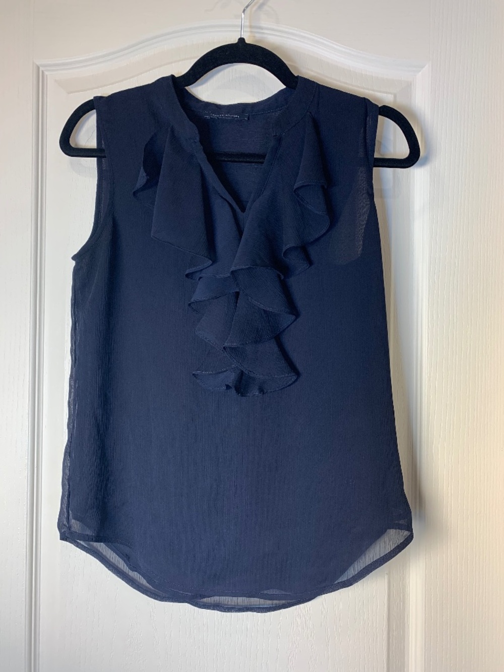 Tommy Hilfiger Navy Ruffle Sleeveless Blouse Size Small Lightweight Dressy Top